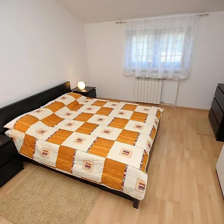 Apartment Vv